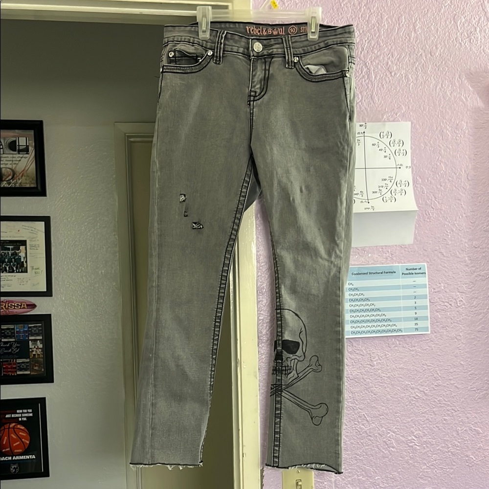 Gray Skinny Jeans with Distressed Details